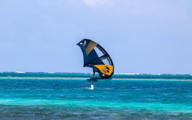 Photo wing-foil-guide-debutant - Windsurf Online